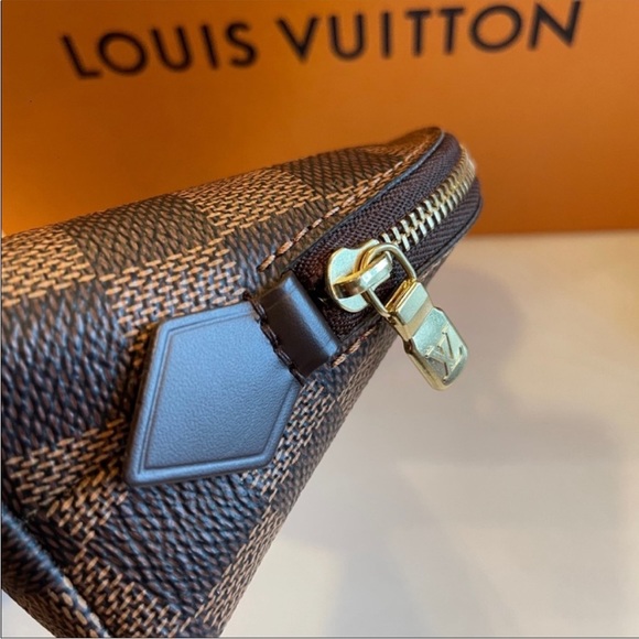 Louis Vuitton Cosmetic Pouch ❤️ - Picture 3 of 16